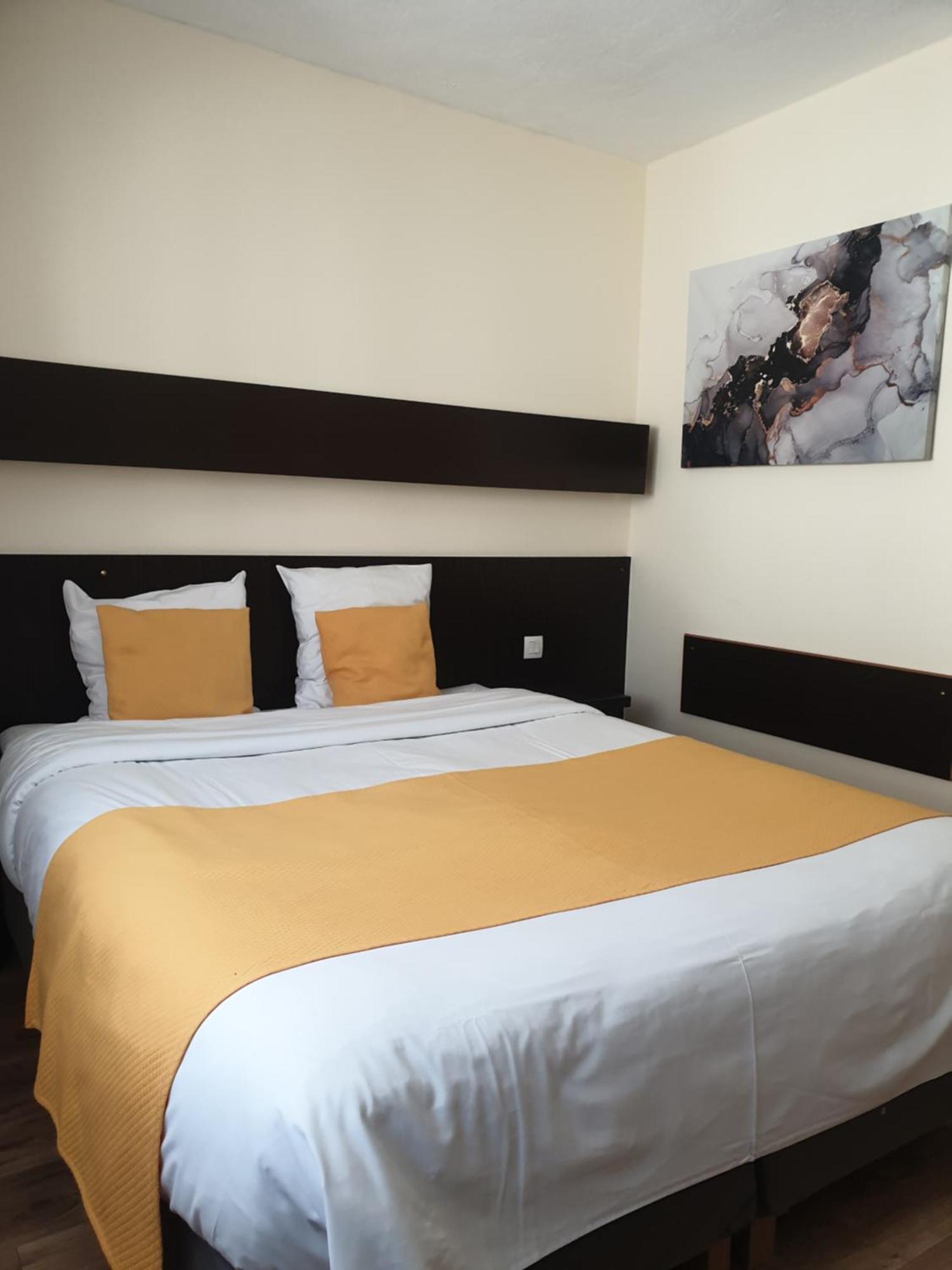 Hotel Restaurant Aux Deux Roses Neuf-Brisach Eksteriør bilde